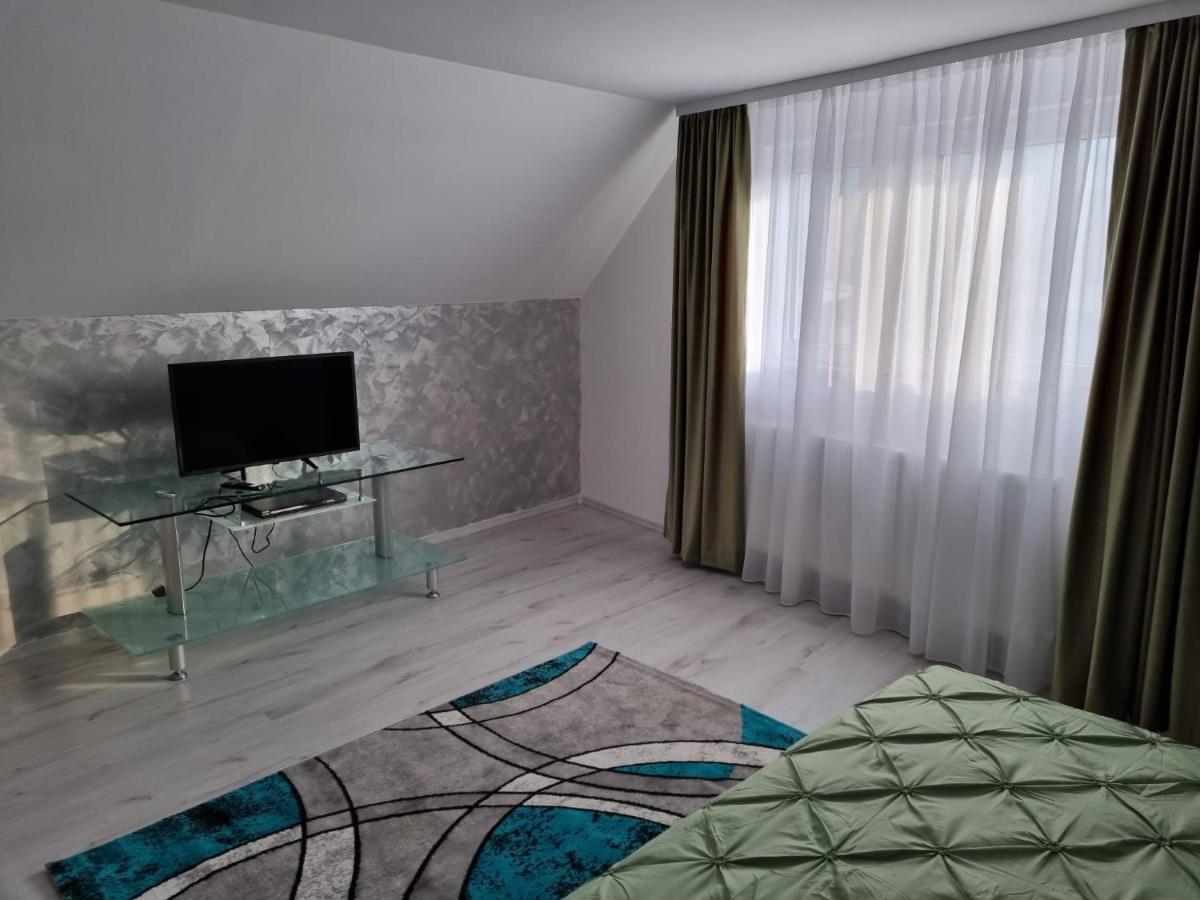 Izabella Guest House Săcele Eksteriør bilde