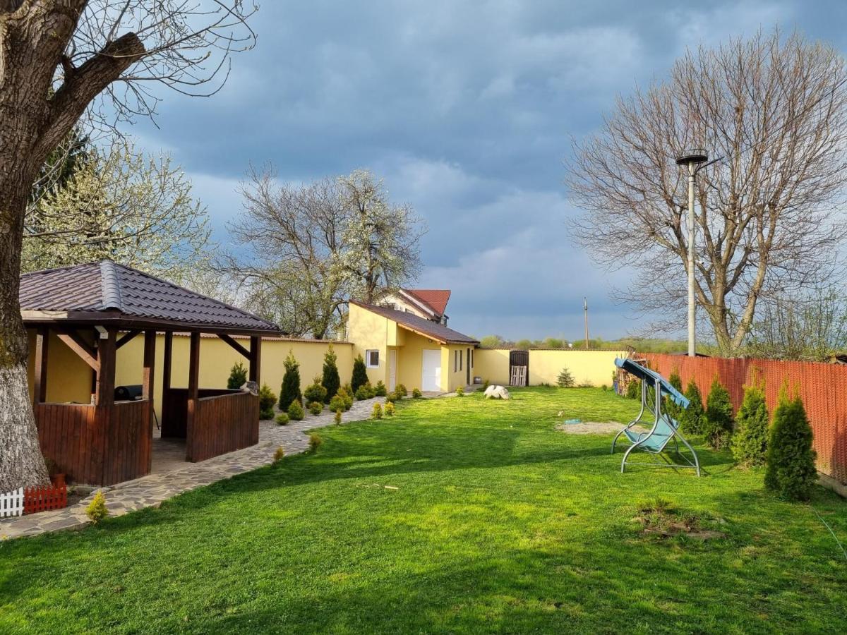 Izabella Guest House Săcele Eksteriør bilde