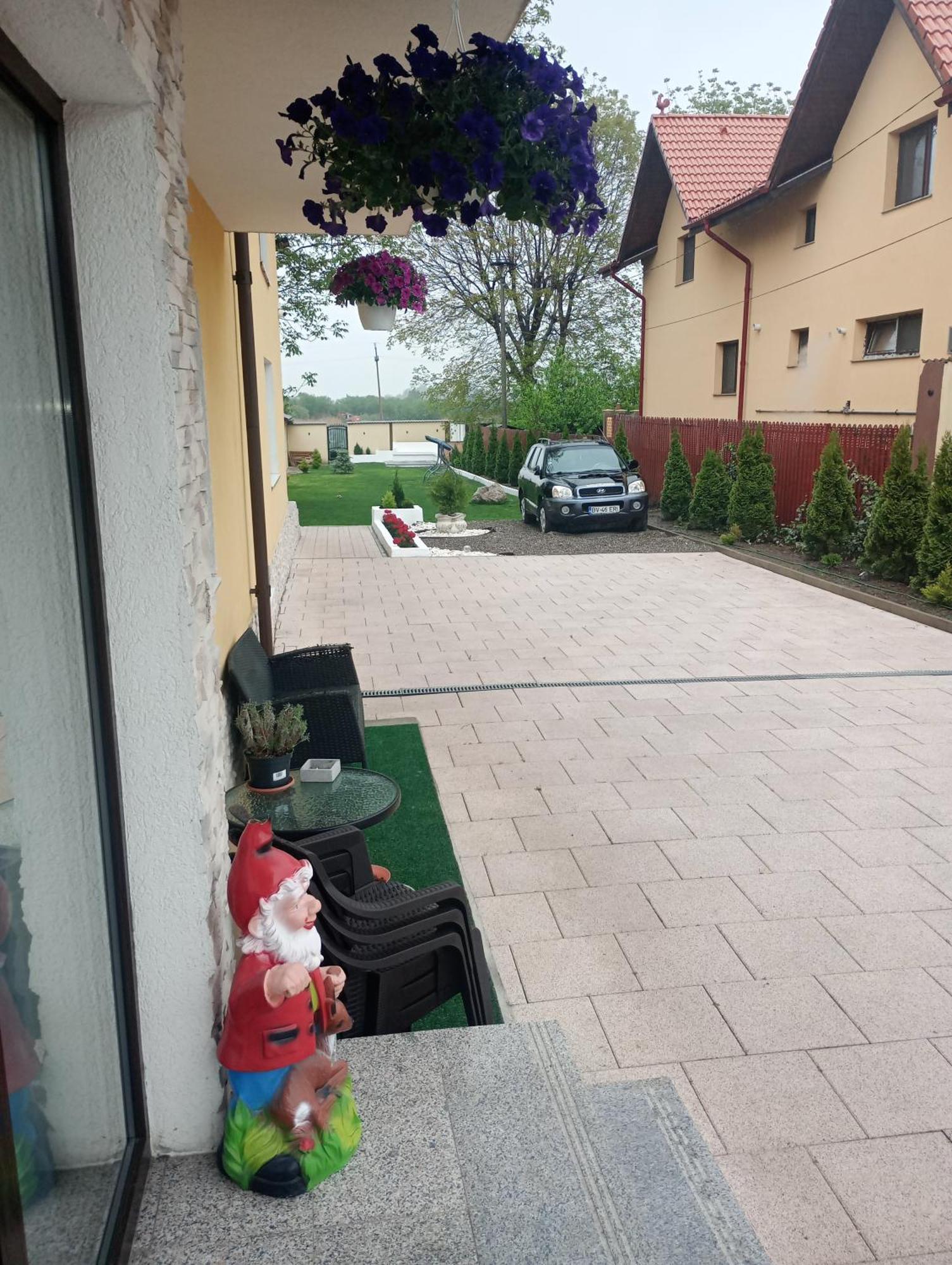 Izabella Guest House Săcele Eksteriør bilde