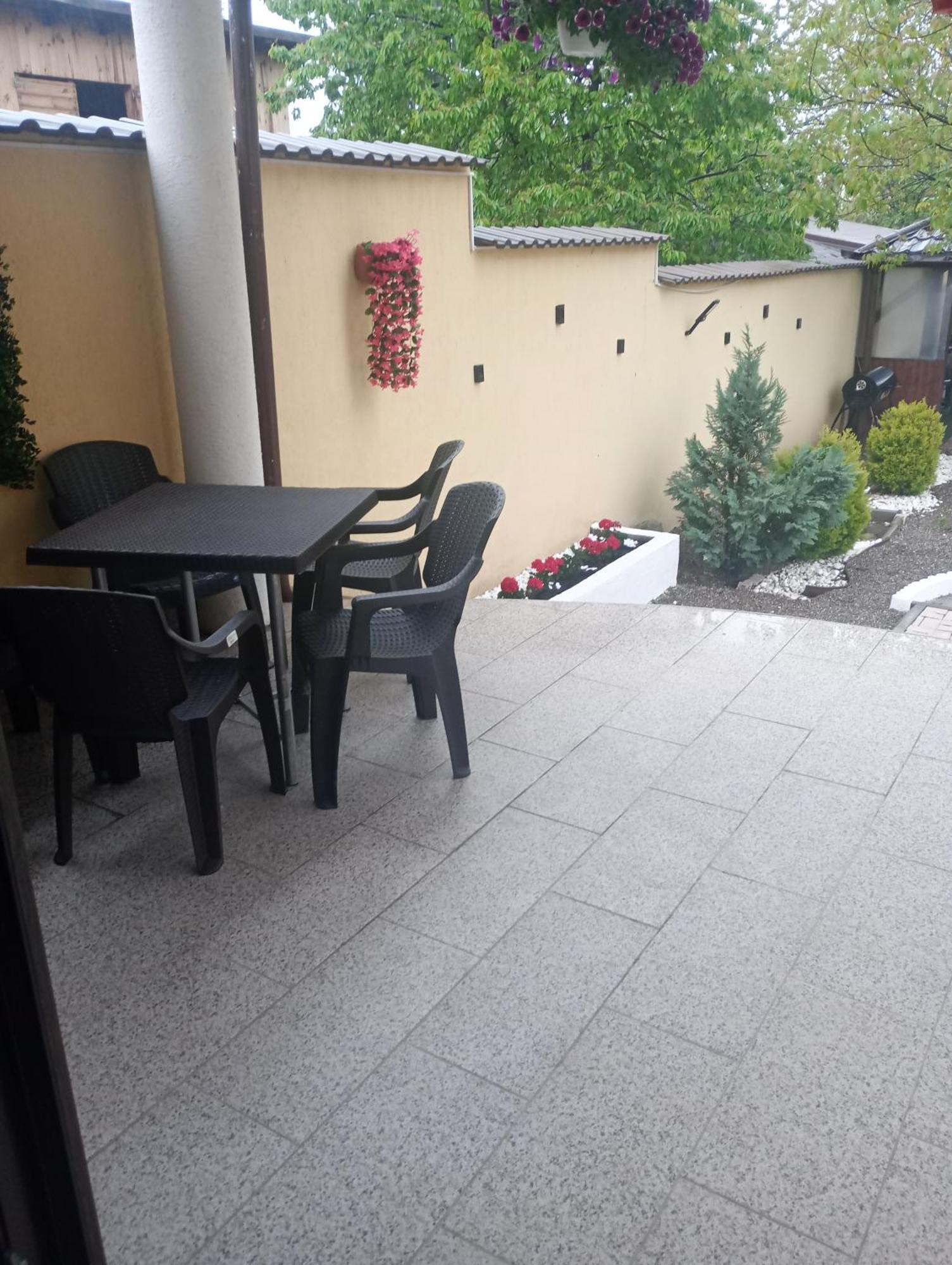 Izabella Guest House Săcele Eksteriør bilde