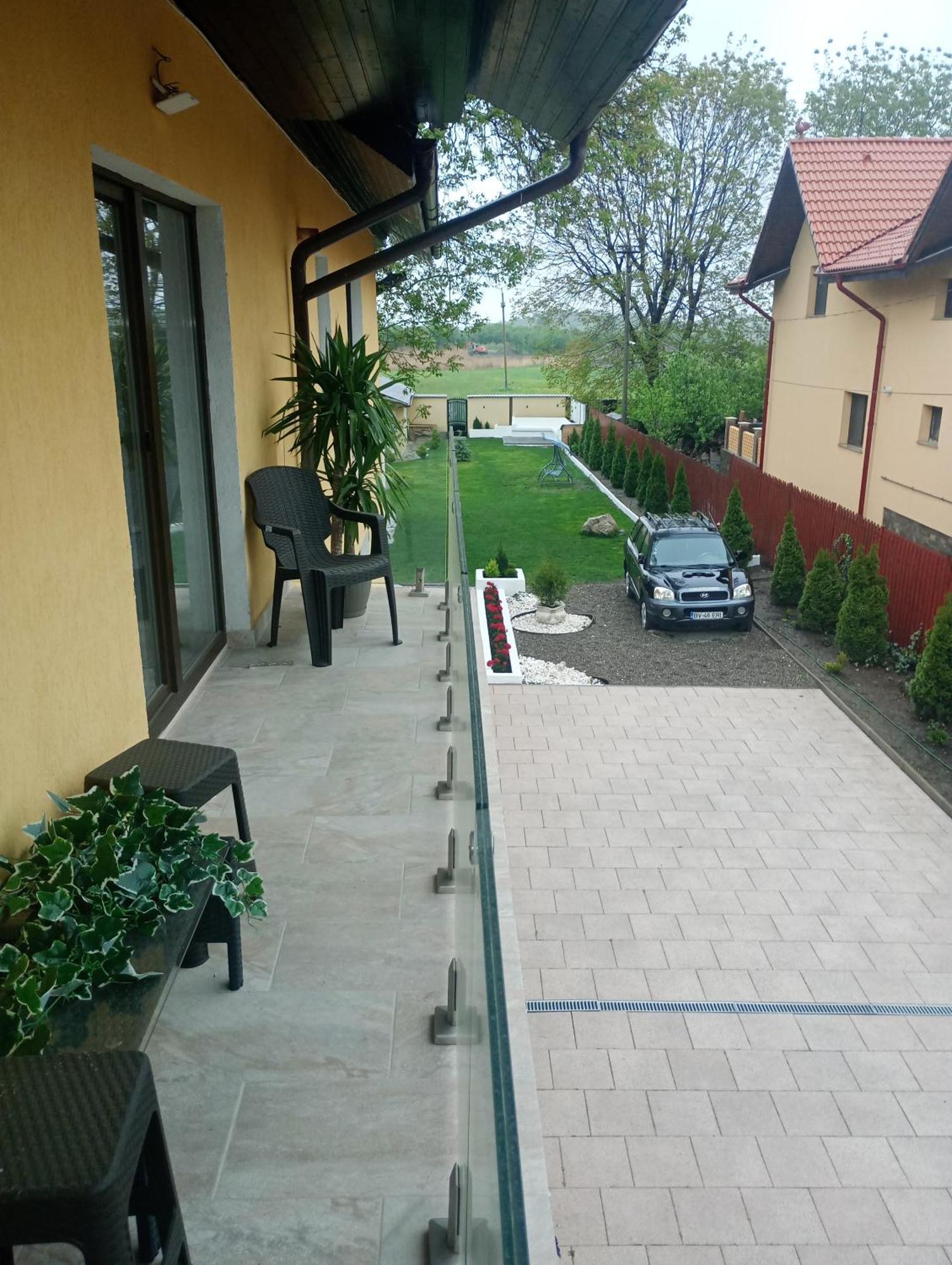 Izabella Guest House Săcele Eksteriør bilde